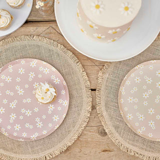 Ditsy Daisy Plates - BAM Party and Events